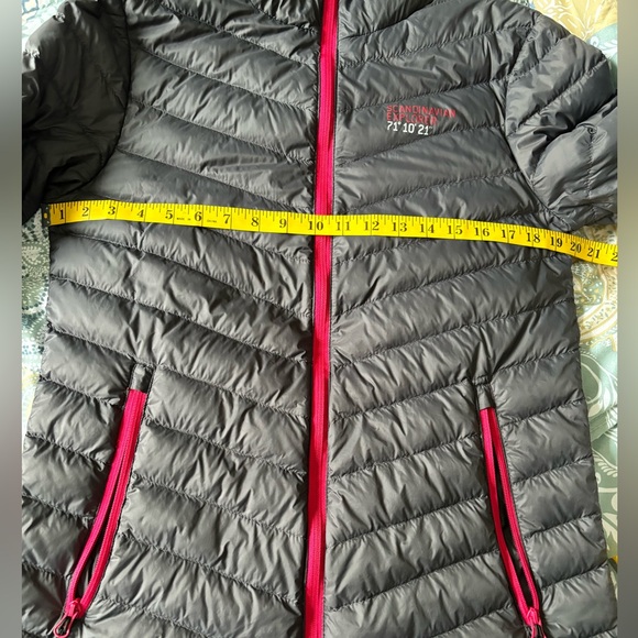 Scandinavian Explorer Down Coat, size M - Picture 10 of 12